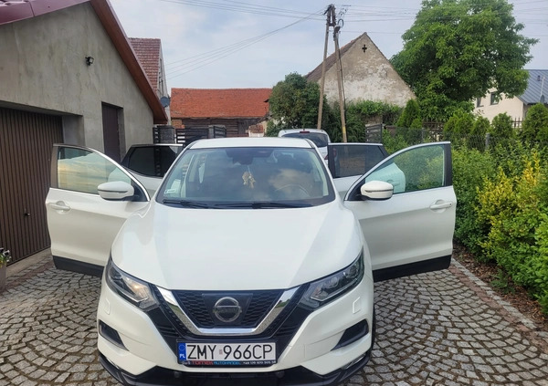 Nissan Qashqai cena 58500 przebieg: 177000, rok produkcji 2017 z Mieroszów małe 137